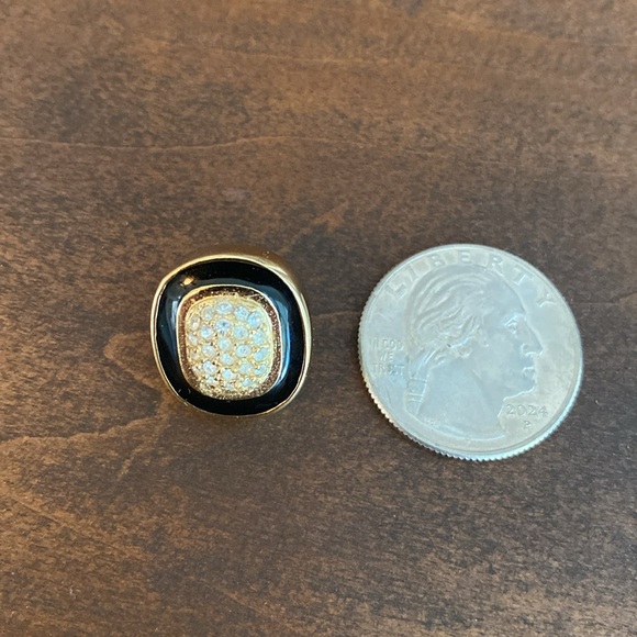 Vintage Black & Gold Earrings - Picture 5 of 5